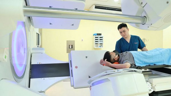 Chuyên gia hàng đầu trong nước và quốc tế chia sẻ những tiến bộ mới trong lĩnh vực ung thư
