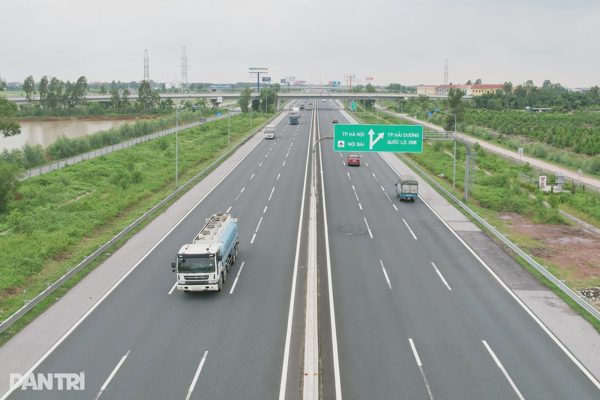 Chuyên gia lái xe an toàn nói về việc dùng làn trái để vượt trên cao tốc