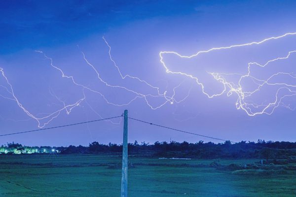 Chuyên gia lý giải gần 4.000 tia sét liên tục giáng xuống TPHCM trong 2 ngày