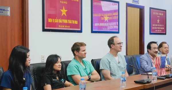 Chuyên gia Mỹ đến Huế trao đổi chuyên môn, hợp tác đào tạo phẫu thuật mắt