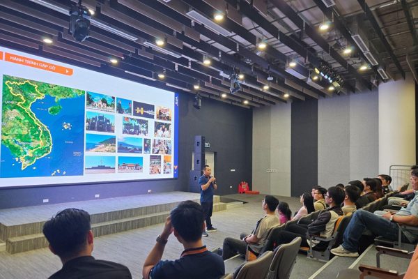 Chuyên gia VFS nhận diện 'điểm tụ' của dòng vốn trong chu kỳ đầu tư lớn