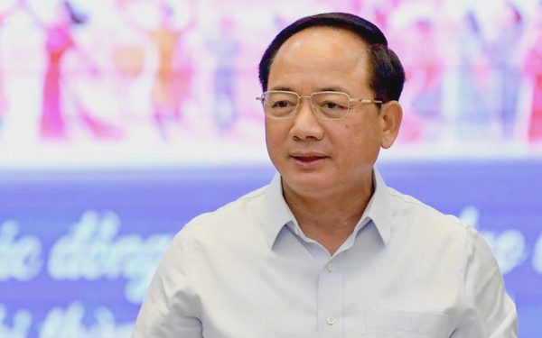 Chuyển mạnh từ 'phát triển văn hóa' sang 'phát triển bằng văn hóa'