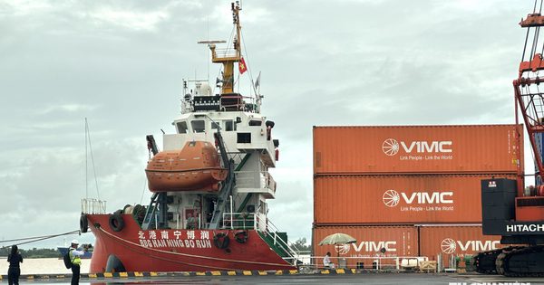 Chuyến tàu container đầu tiên vượt sông biển từ cảng của Trung Quốc về đến Cần Thơ