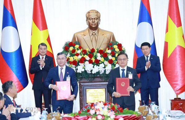 Chuyến thăm của Thủ tướng Lê Minh Hưng tạo xung lực mới cho quan hệ Việt Nam-Lào