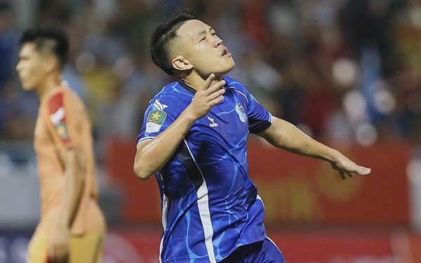 CLB Bóng đá Quảng Ninh 'chuyển khẩu' vào Cần Thơ