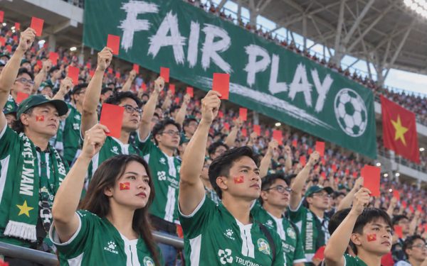 CLB TP Đồng Nai công khai án phạt cầu thủ đá thô bạo Đình Bắc: CĐV khen chuyên nghiệp