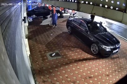 Clip: Mang xe cải tiến đi trộm mâm lốp ô tô BMW ở Hà Nội