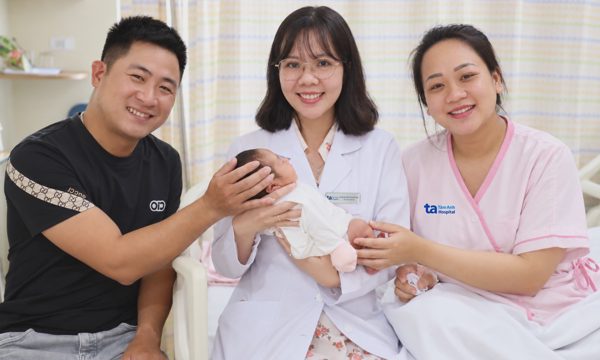 Có con sau 6 năm hiếm muộn không rõ nguyên nhân