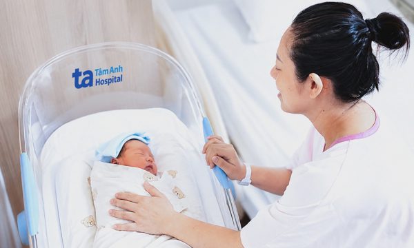 Có con sau 8 năm vô sinh không rõ nguyên nhân