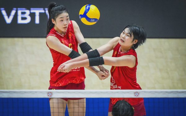 Cô gái 18 tuổi cao 1,85m của bóng chuyền nữ Việt Nam gây ấn tượng mạnh