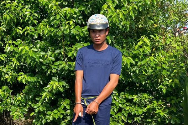Cô gái 21 tuổi đi làm về bị thanh niên chặn đường, hiếp dâm
