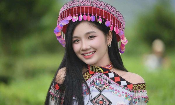 Cô gái 23 tuổi được yêu thích tại Hoa hậu Việt Nam