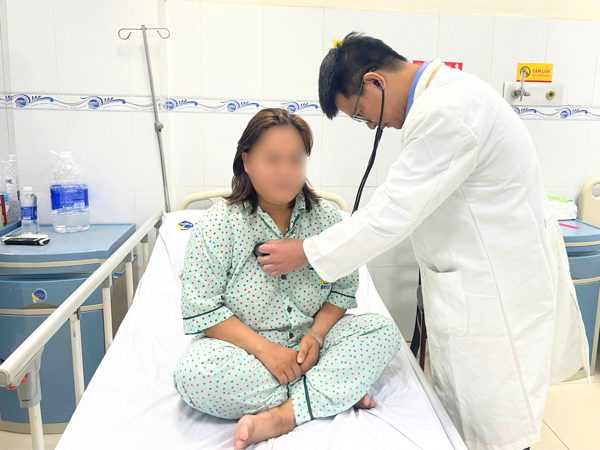 Cô gái đột ngột khó thở khi đang bán hàng, đi khám phát hiện khối u hiếm gặp