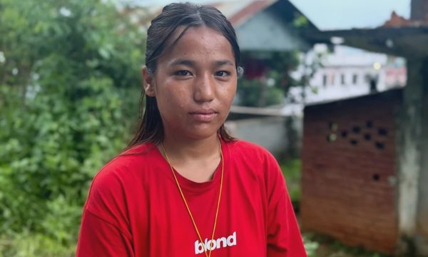 Cô gái mất 17 người thân trong trận lũ quét ở Nepal