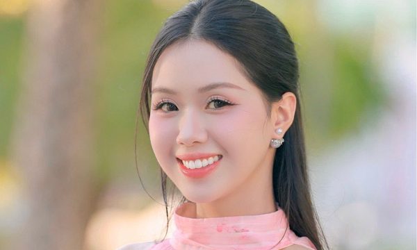 Cô gái tốt nghiệp xuất sắc Đại học Ngoại thương vào chung kết Hoa hậu Việt Nam