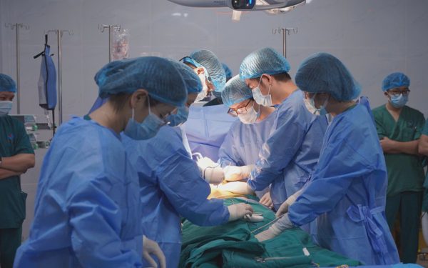 Cô giáo 22 tuổi chết não sau tai nạn, gia đình hiến tạng cứu 4 người