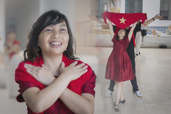 Cô giáo Hà Nội bị mù vì tai nạn, sống tiếp "đời rực rỡ" trong thanh âm