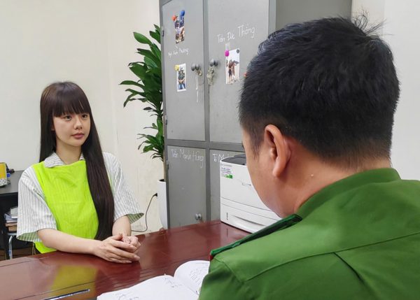 'Cô giáo Hương' và chồng bị khởi tố