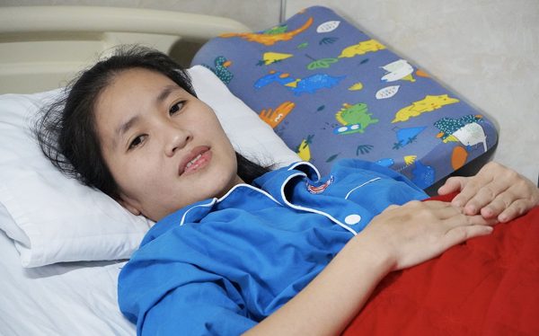 Cô giáo phải cưa chân vì cứu học trò: 'Tôi mong sớm trở lại bục giảng'