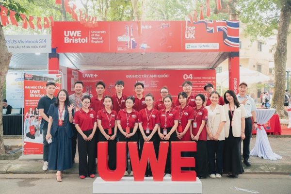 Cơ hội vào Đại học Tây Anh Quốc bằng điểm học bạ cho học sinh 2008