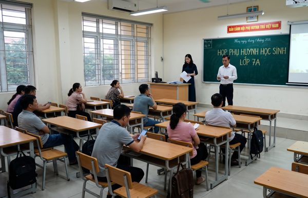 Có nên bỏ ban phụ huynh khi không còn thu quỹ, kết nối thì đã có Zalo?