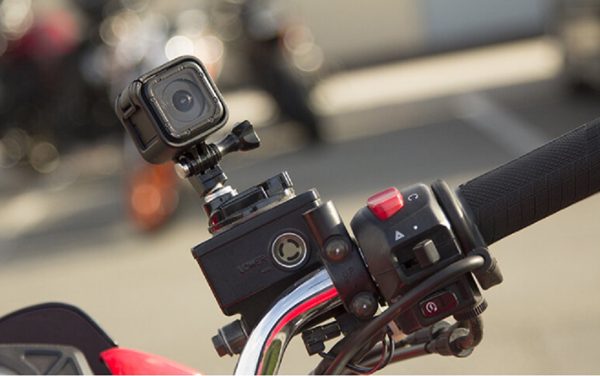 Có nên tự đấu nối camera hành trình vào hệ thống điện của xe máy?