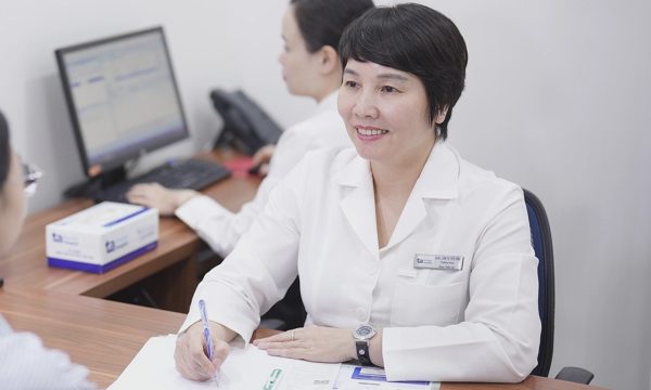 Có nên tự tẩy lông nách?