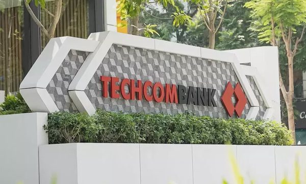 Cổ phiếu Techcombank tăng kịch trần
