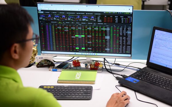 Cổ phiếu Việt Nam hút dòng tiền ngoại trước ngày FTSE nâng hạng