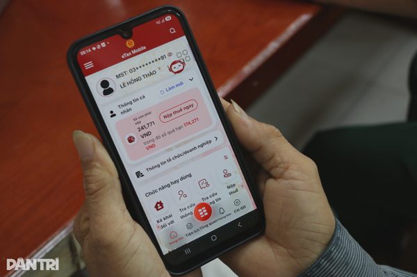 Có thể nộp thuế đất thay cha mẹ qua ứng dụng eTax Mobile?