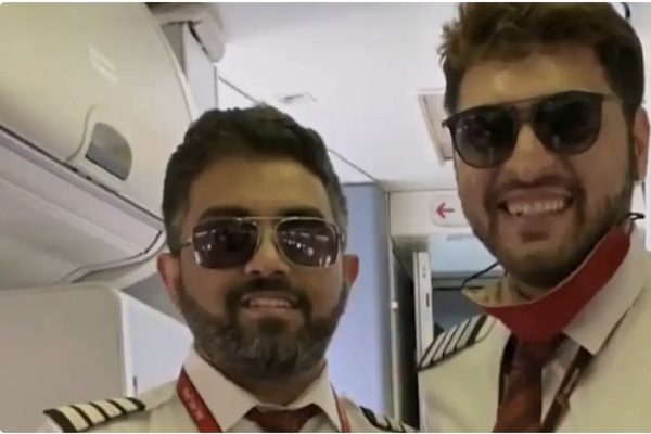 Cơ trưởng Flydubai kể những khoảnh khắc then chốt trong buồng lái