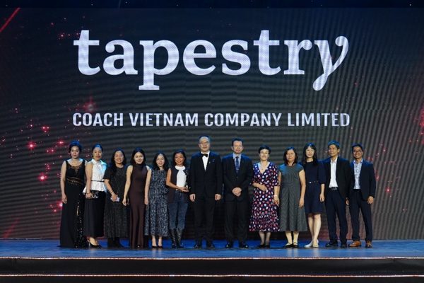 Coach Việt Nam 7 năm liên tiếp được HR Asia vinh danh