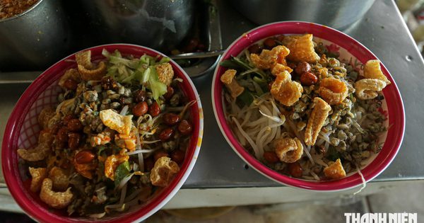Cơm hến, bánh ép: Từ món ăn thời khó thành đặc sản ẩm thực Huế