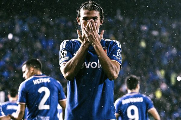 Como vùi dập MU: Nico Paz hóa thân Messi gieo ác mộng cho Carrick