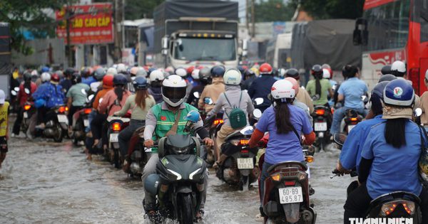 Con đường ở Đồng Nai ngập nặng, người dân sống 40 năm chưa từng thấy