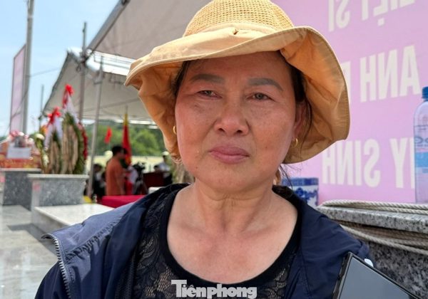 Con gái liệt sĩ bật khóc: 'Sau 56 năm, con không còn tìm cha trong vô vọng nữa'