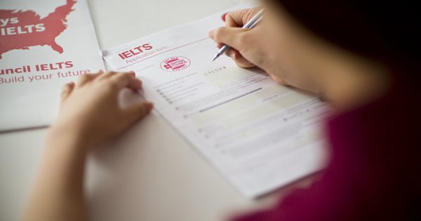 Con luyện IELTS từ cấp 2: Ba mẹ nên ưu tiên gì ngoài việc ‘nâng band’?