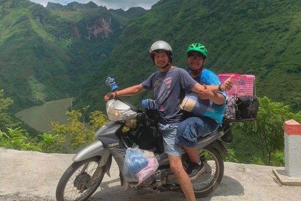 Con nói thèm bún chả Hà Nội, cha đưa con đi phượt hơn 2.200km bằng xe máy