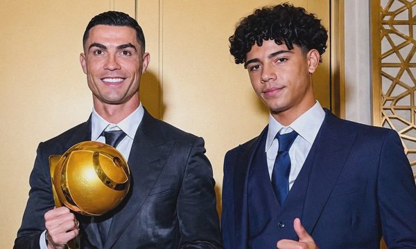 Con trai 16 tuổi cao gần 1,9 m của Ronaldo