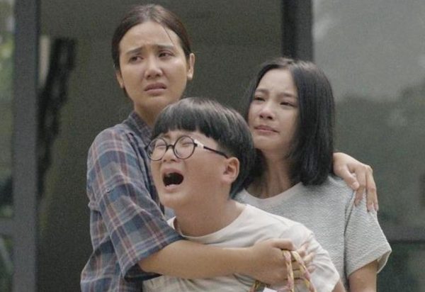 'Con trai' Huyền Lizzie khiến khán giả khóc