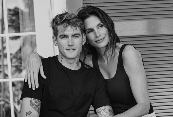 Con trai siêu mẫu Cindy Crawford qua đời ở tuổi 27