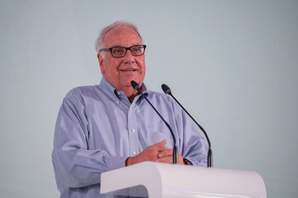Con trai Warren Buffett làm Chủ tịch Berkshire: Nắm bao nhiêu tài sản?