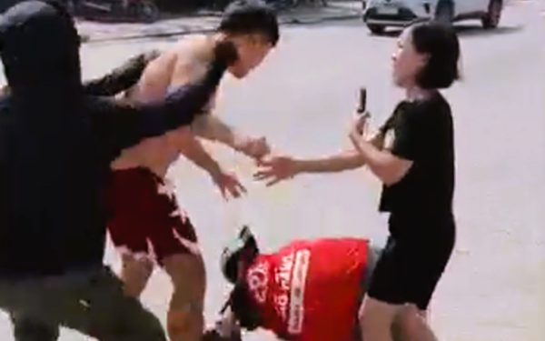Công an điều tra vụ nam shipper và khách nhận hàng xô xát ở Sầm Sơn