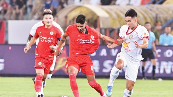 Công an Hà Nội, Ninh Bình khởi đầu thuận lợi