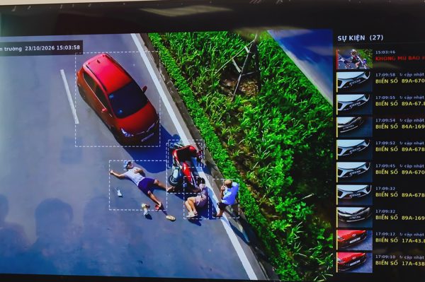 Công an Hưng Yên trình diễn UAV hỗ trợ tuần tra, giám sát giao thông