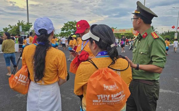 Công an kêu gọi cung cấp thông tin vụ kẻ gian rạch túi lấy trộm tài sản tại giải chạy ở Đắk Lắk