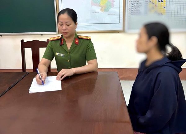 Công an kịp ngăn chặn vụ mua bán đất tiền tỷ từ dấu hiệu bất thường của sổ đỏ
