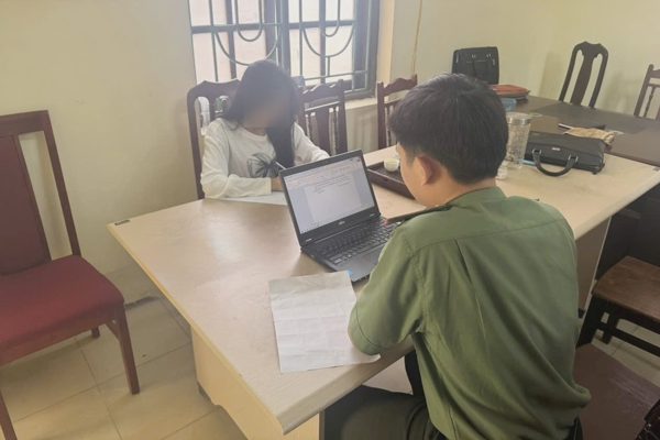 Công an làm việc với người lập nhóm Facebook "Những người ghét bố mẹ"