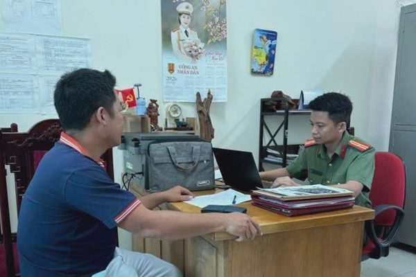 Công an làm việc với người livestream bức xúc ở trung tâm hành chính công