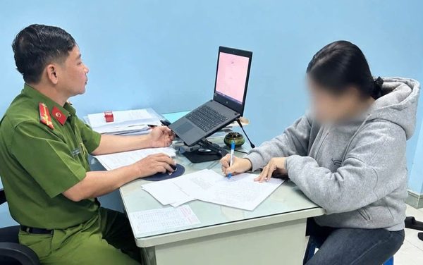 Công an lật tẩy màn kịch 'bị cướp giật điện thoại' của cặp đôi ở TPHCM